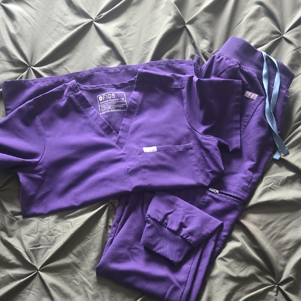 Figs XS Purple Jam Scrub Set